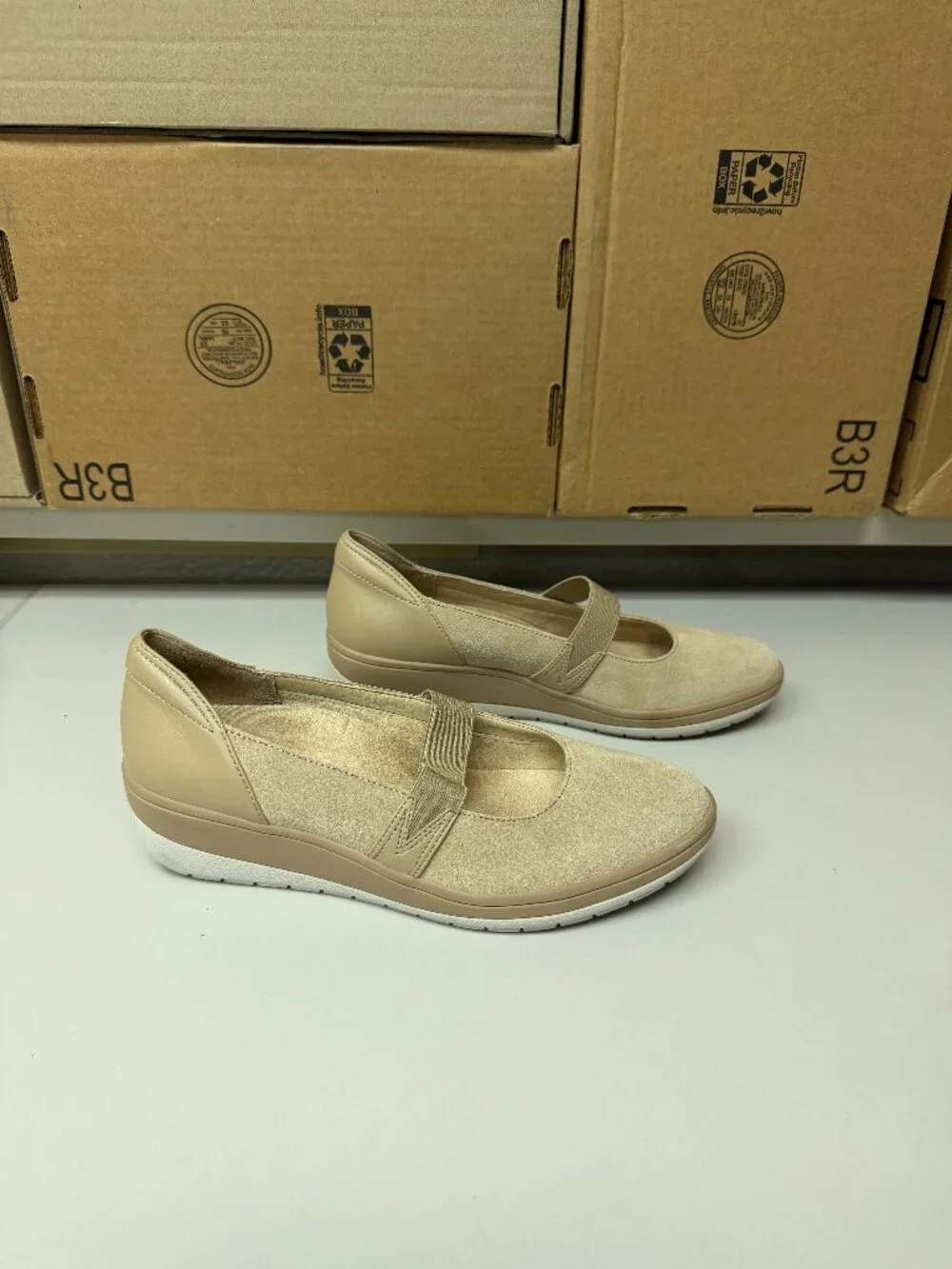 Vionic Judie - tan - size 9
